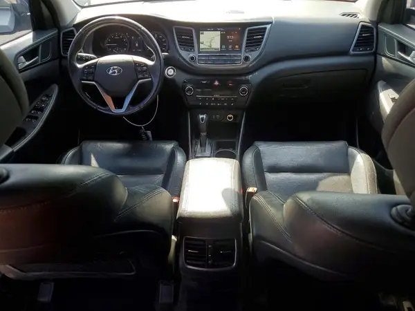 KM8J3CA22JU677649 2018 HYUNDAI TUCSON - Image 8