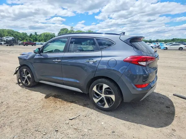 KM8J3CA22JU682916 2018 HYUNDAI TUCSON - Image 2