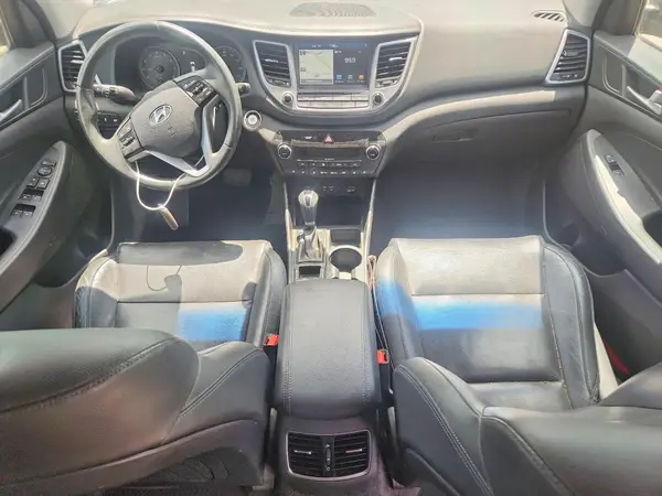 KM8J3CA22JU682916 2018 HYUNDAI TUCSON - Image 8