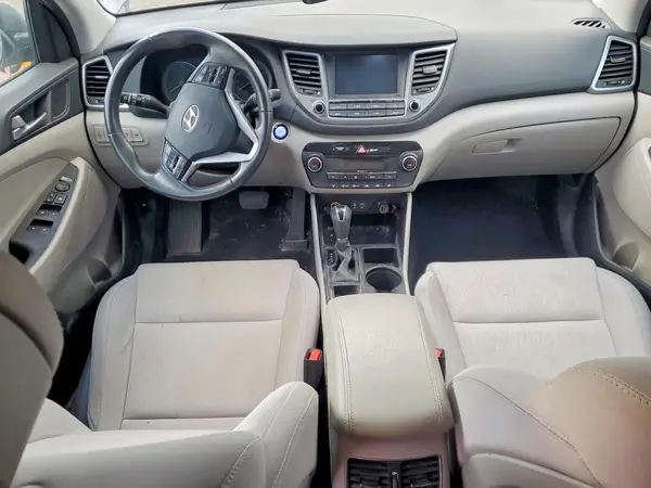 KM8J3CA22JU687050 2018 HYUNDAI TUCSON - Image 8