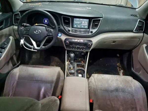 KM8J3CA22JU687517 2018 HYUNDAI TUCSON - Image 8
