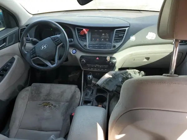 KM8J3CA22JU690840 2018 HYUNDAI TUCSON - Image 8