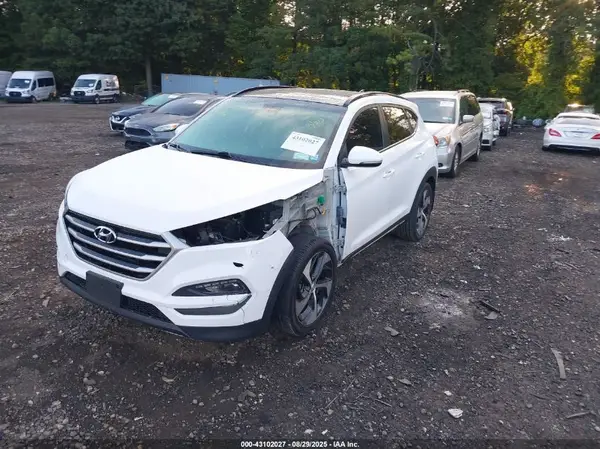 KM8J3CA22JU691373 2018 HYUNDAI TUCSON - Image 2