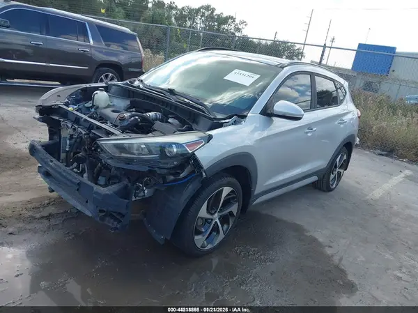 KM8J3CA22JU691468 2018 HYUNDAI TUCSON - Image 2