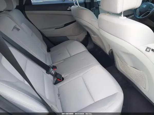 KM8J3CA22JU691468 2018 HYUNDAI TUCSON - Image 8