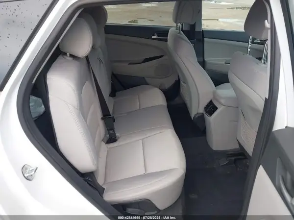 KM8J3CA22JU691728 2018 HYUNDAI TUCSON - Image 8