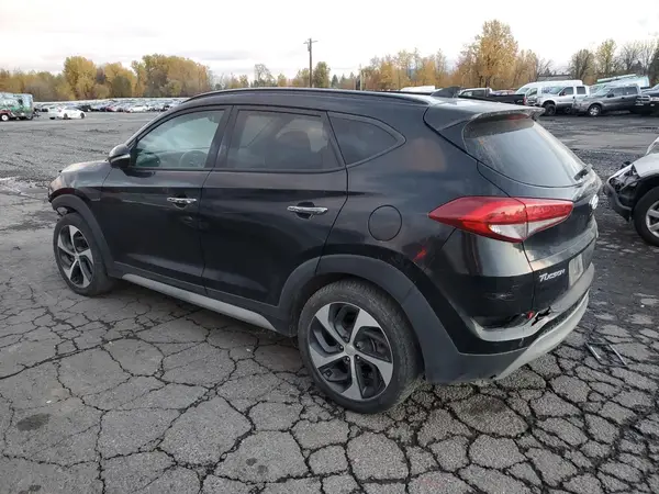 KM8J3CA22JU693060 2018 HYUNDAI TUCSON - Image 2