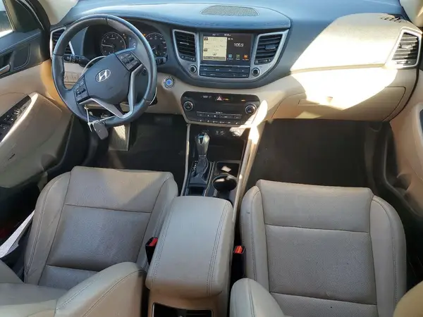 KM8J3CA22JU714960 2018 HYUNDAI TUCSON - Image 8