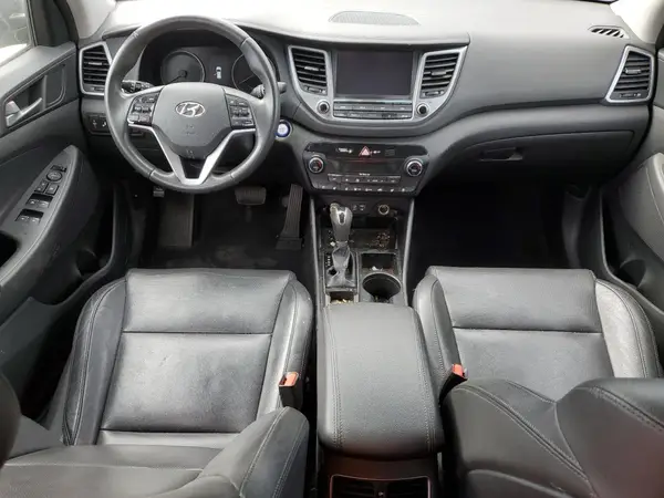 KM8J3CA22JU715817 2018 HYUNDAI TUCSON - Image 8