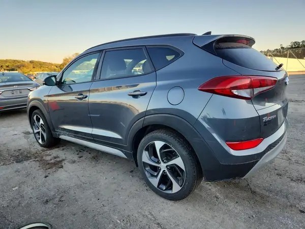 KM8J3CA22JU716742 2018 HYUNDAI TUCSON - Image 2