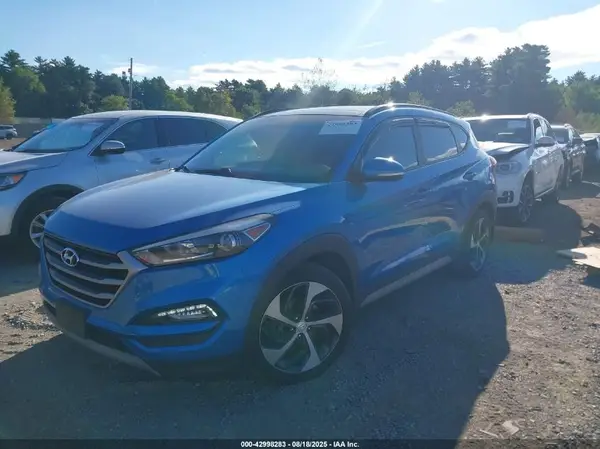 KM8J3CA22JU724601 2018 HYUNDAI TUCSON - Image 2