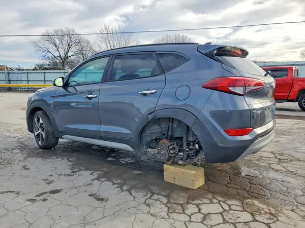 KM8J3CA22JU754861 2018 HYUNDAI TUCSON - Image 2