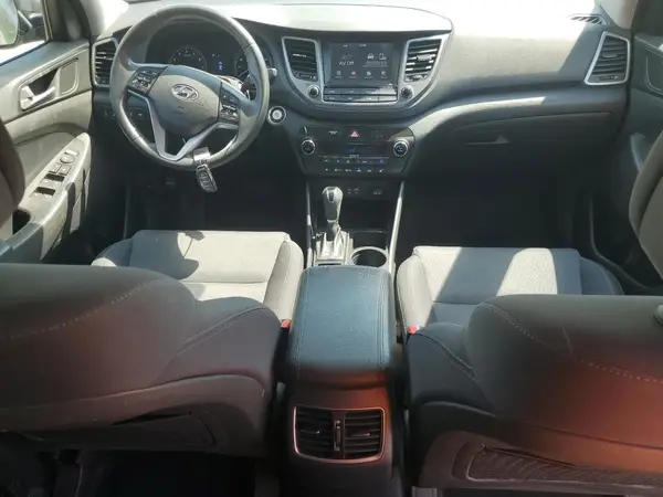 KM8J3CA22JU761907 2018 HYUNDAI TUCSON - Image 8