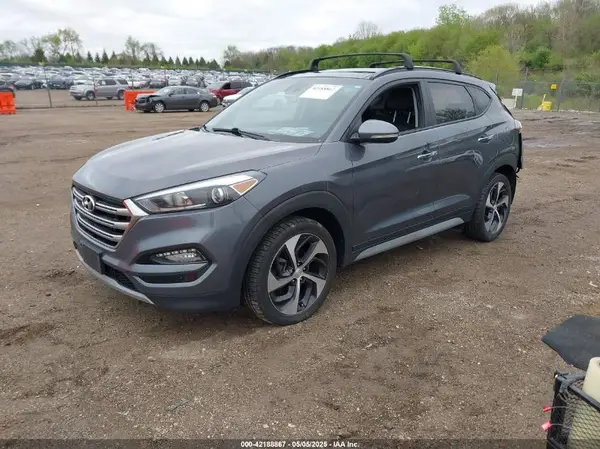 KM8J3CA22JU777198 2018 HYUNDAI TUCSON - Image 2