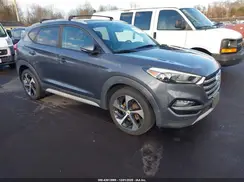 KM8J3CA22JU780084 2018 HYUNDAI TUCSON