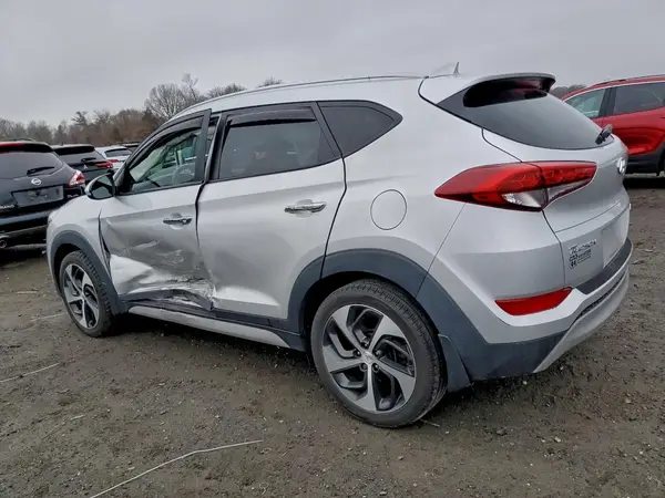 KM8J3CA22JU780666 2018 HYUNDAI TUCSON - Image 2