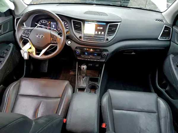KM8J3CA22JU780666 2018 HYUNDAI TUCSON - Image 8
