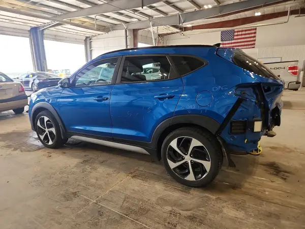 KM8J3CA22JU784197 2018 HYUNDAI TUCSON - Image 2