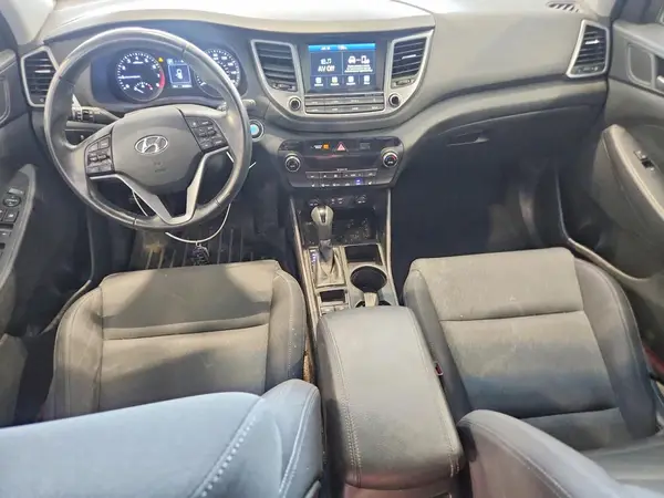 KM8J3CA22JU784197 2018 HYUNDAI TUCSON - Image 8