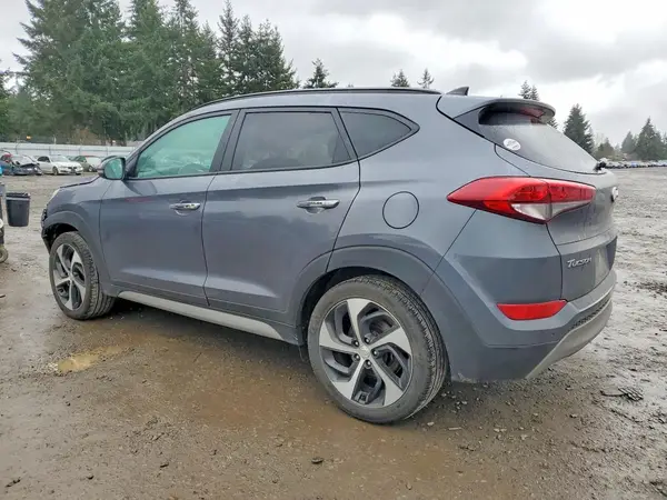 KM8J3CA22JU793465 2018 HYUNDAI TUCSON - Image 2