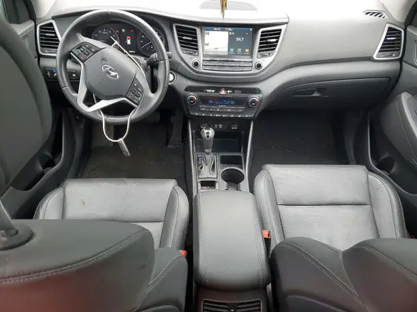 KM8J3CA22JU793465 2018 HYUNDAI TUCSON - Image 8