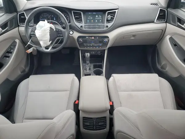 KM8J3CA22JU793708 2018 HYUNDAI TUCSON - Image 8