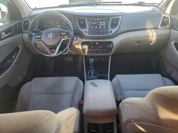 KM8J3CA22JU801418 2018 HYUNDAI TUCSON - Image 8