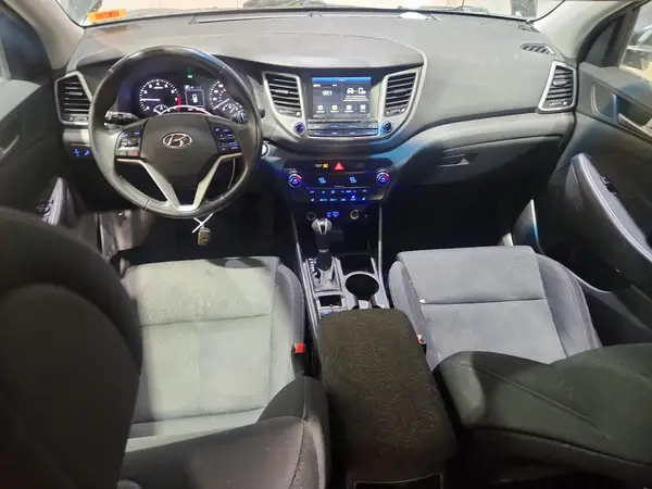 KM8J3CA22JU802326 2018 HYUNDAI TUCSON - Image 8