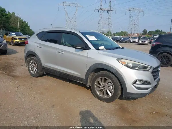 KM8J3CA23GU022313 2016 HYUNDAI TUCSON - Image 1