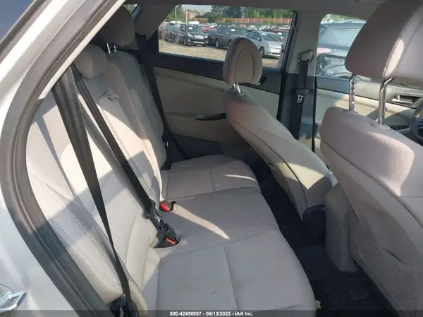 KM8J3CA23GU022313 2016 HYUNDAI TUCSON - Image 8