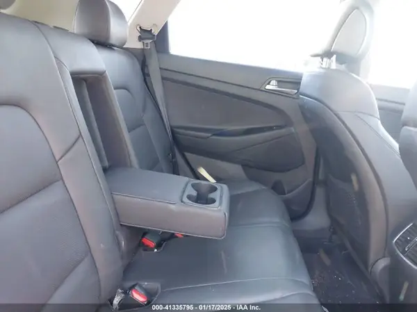 KM8J3CA23GU031304 2016 HYUNDAI TUCSON - Image 8