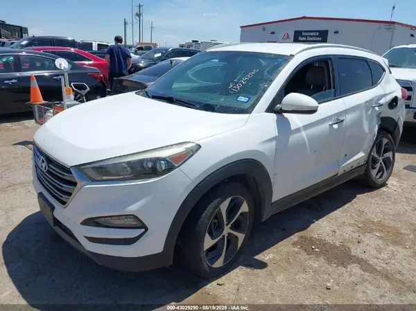 KM8J3CA23GU033800 2016 HYUNDAI TUCSON - Image 2