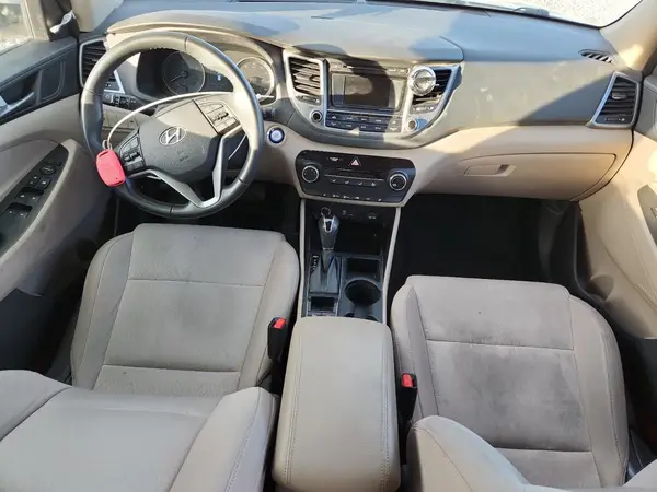KM8J3CA23GU050872 2016 HYUNDAI TUCSON - Image 8