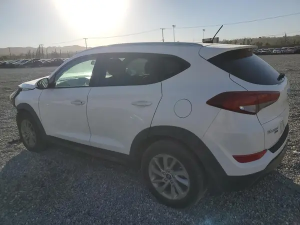 KM8J3CA23GU051570 2016 HYUNDAI TUCSON - Image 2