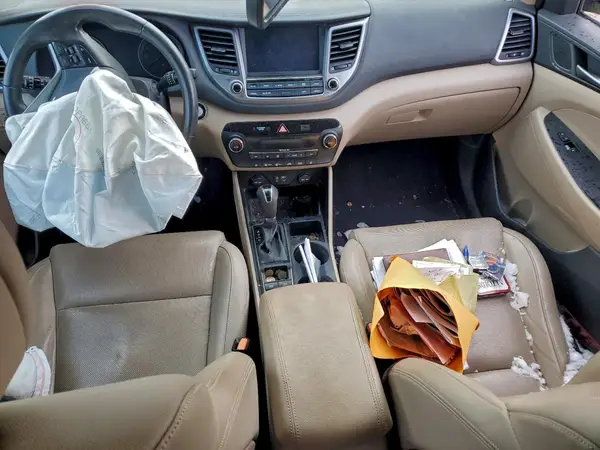 KM8J3CA23GU051942 2016 HYUNDAI TUCSON - Image 8