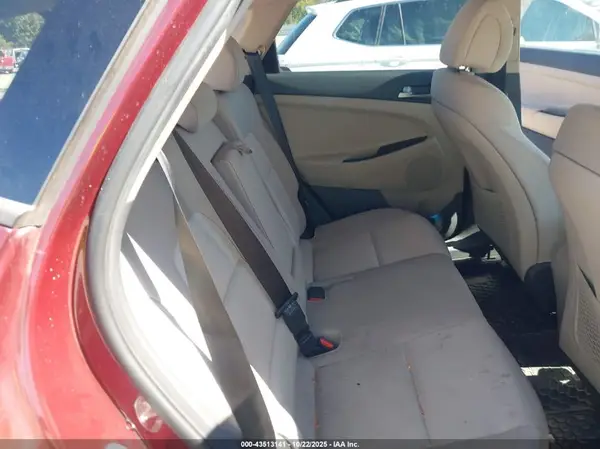 KM8J3CA23GU052802 2016 HYUNDAI TUCSON - Image 8