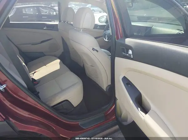 KM8J3CA23GU080647 2016 HYUNDAI TUCSON - Image 8