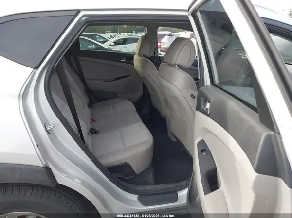 KM8J3CA23GU083340 2016 HYUNDAI TUCSON - Image 8