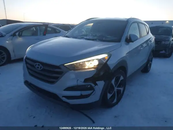 KM8J3CA23GU093866 2016 HYUNDAI TUCSON - Image 2