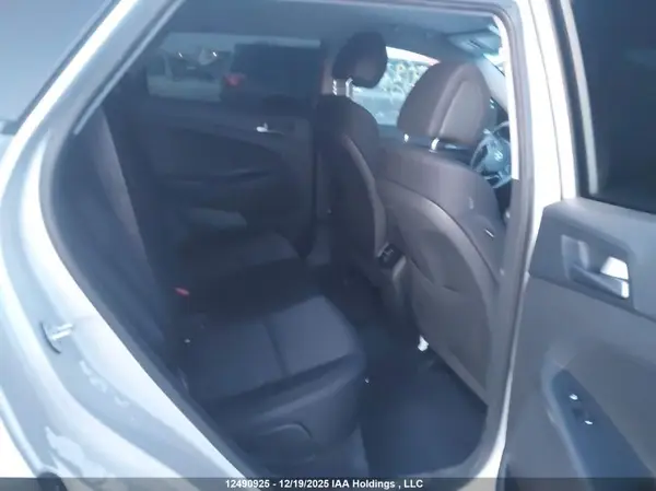 KM8J3CA23GU093866 2016 HYUNDAI TUCSON - Image 8