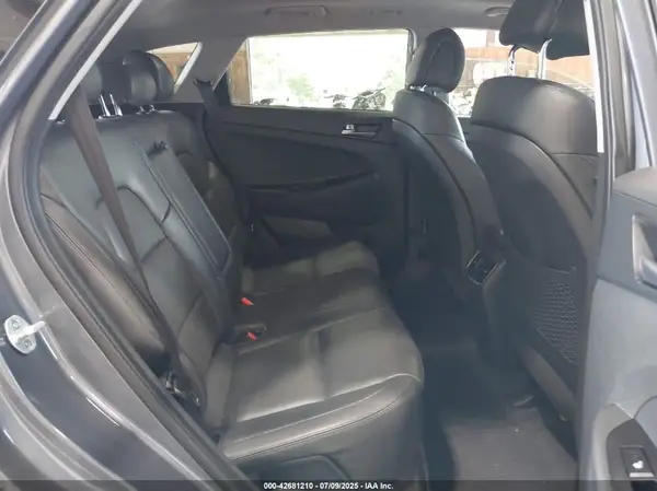 KM8J3CA23GU098050 2016 HYUNDAI TUCSON - Image 8