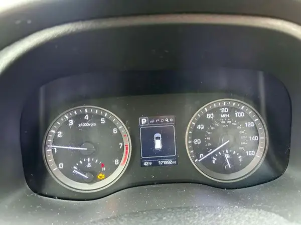 KM8J3CA23GU105949 2016 HYUNDAI TUCSON - Image 8