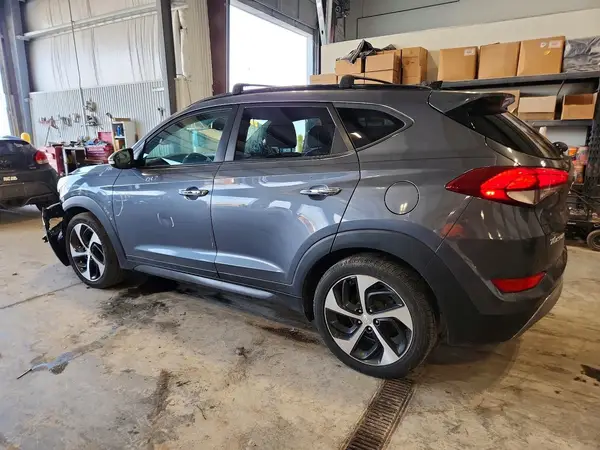 KM8J3CA23GU114439 2016 HYUNDAI TUCSON - Image 2