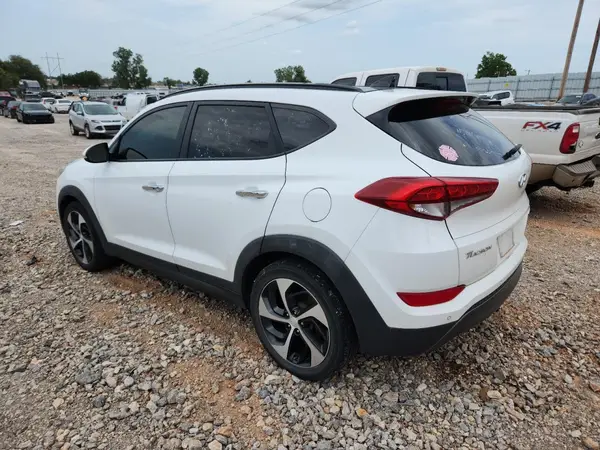 KM8J3CA23GU114814 2016 HYUNDAI TUCSON - Image 2