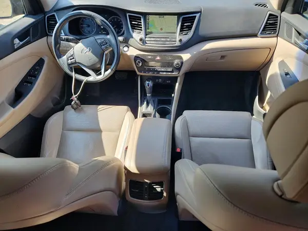 KM8J3CA23GU151135 2016 HYUNDAI TUCSON - Image 8