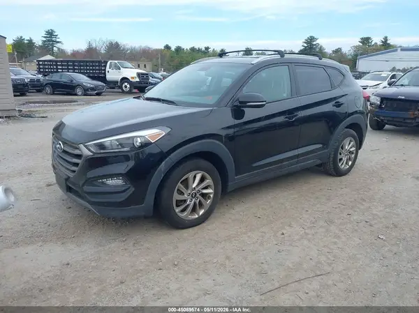 KM8J3CA23GU160871 2016 HYUNDAI TUCSON - Image 2