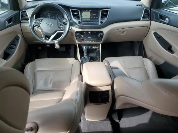 KM8J3CA23GU175760 2016 HYUNDAI TUCSON - Image 8