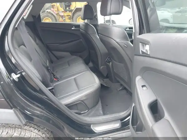 KM8J3CA23GU175970 2016 HYUNDAI TUCSON - Image 8