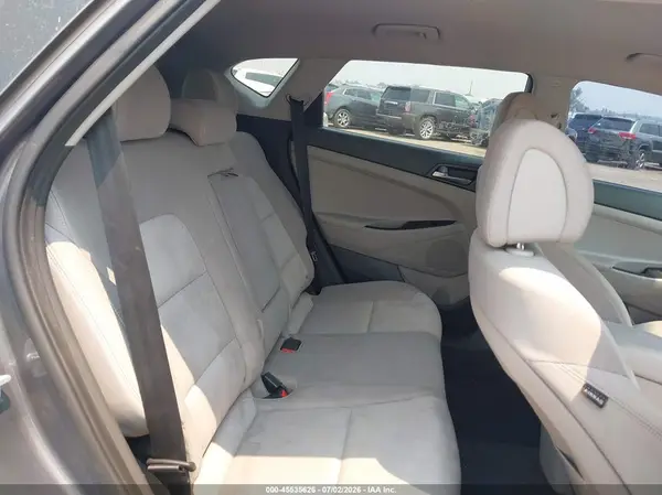 KM8J3CA23GU189271 2016 HYUNDAI TUCSON - Image 8