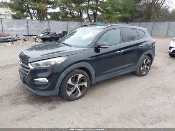 KM8J3CA23GU201371 2016 HYUNDAI TUCSON - Image 2